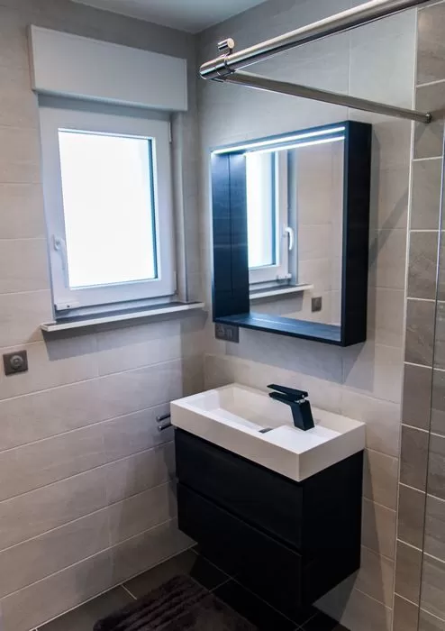 Installation de meubles de salle de bain, Wissembourg, Menuiserie Haeussler